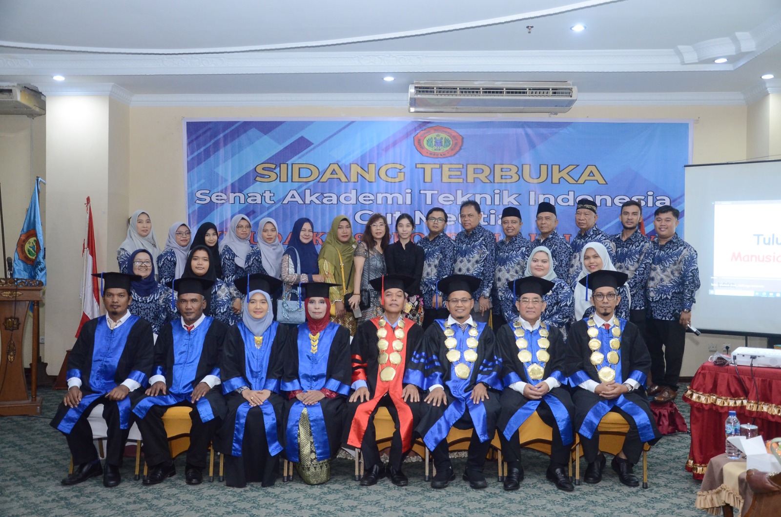 Wisuda Akademi Teknik Indonesia Cut Meutia